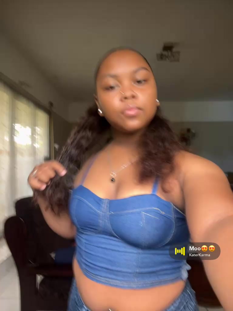 @⃟