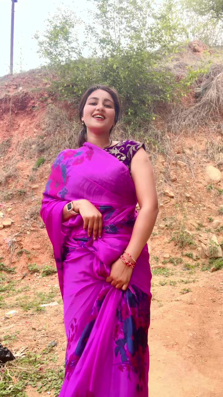 @शिवानी 😊smile Queen 😊 👑