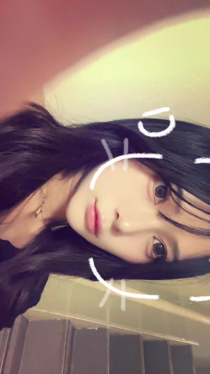 @るりにゃん