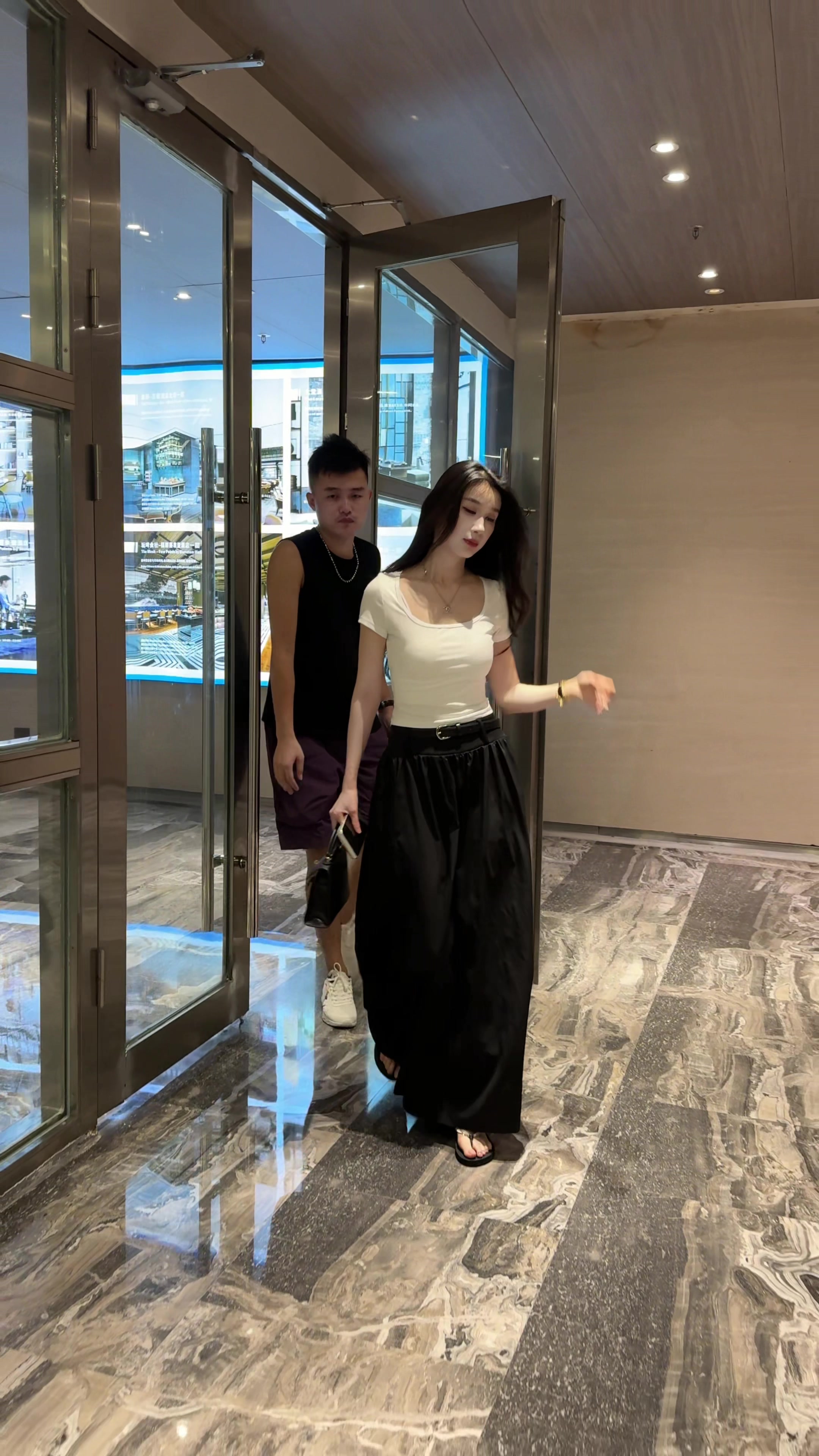 @Fb: Linn Store