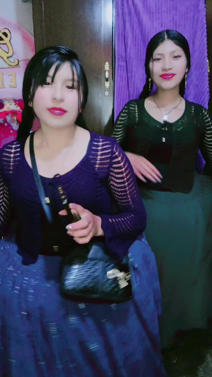 @♥️🦋tú cholita Elvira 🦋♥️