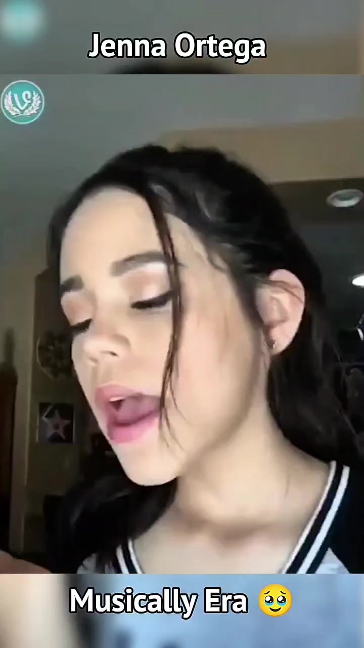 @Jenna Ortega Fan🥝🥑🎧