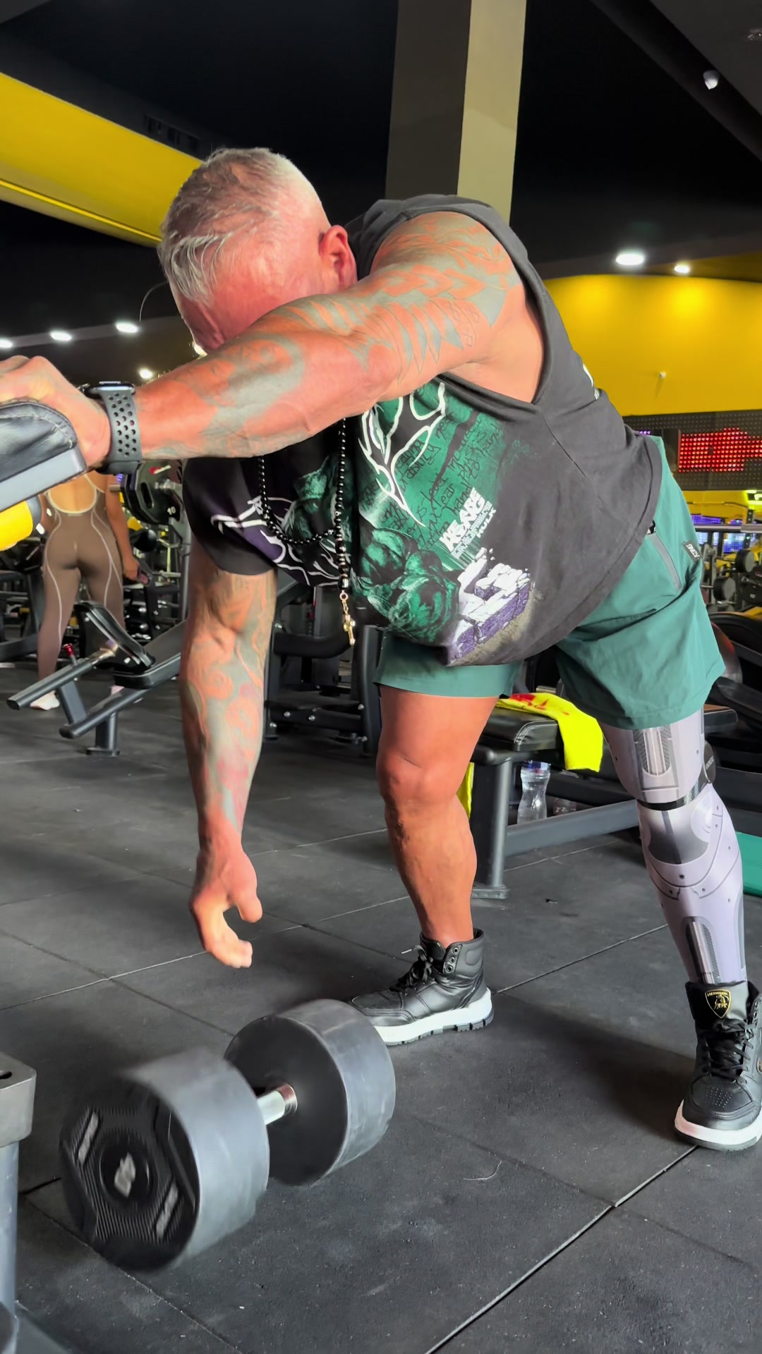 @Leo Flores IFBB PRO