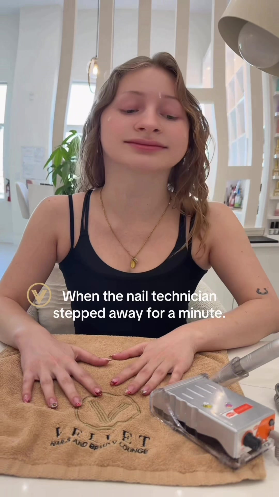 @velvet nails kw