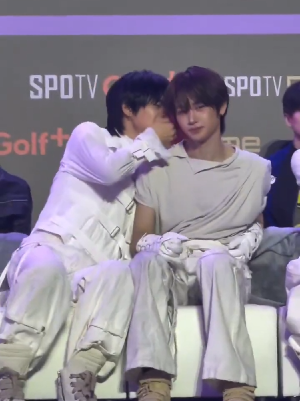 @LeoXin is love