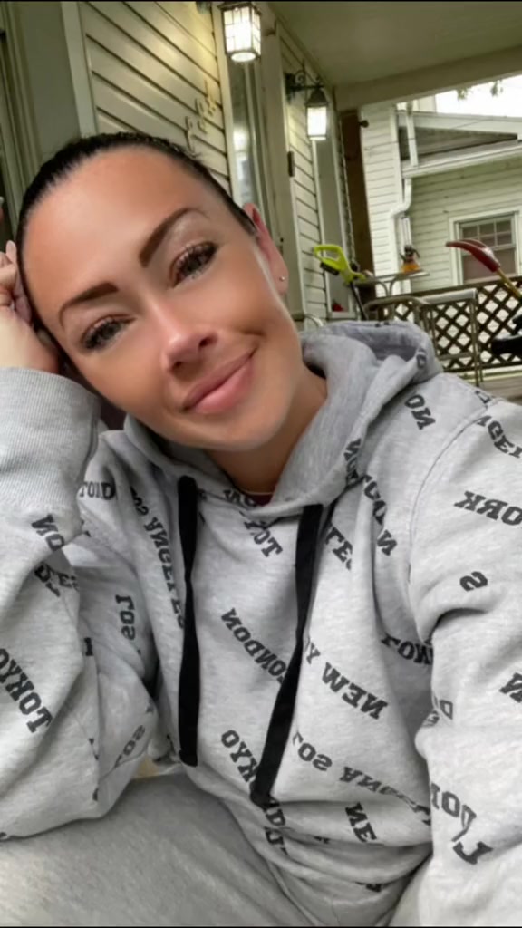 @Mandy 🇨🇦