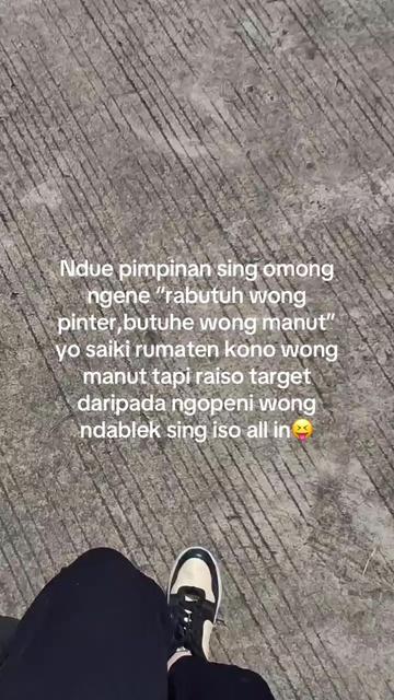 @NiaSari ☘️