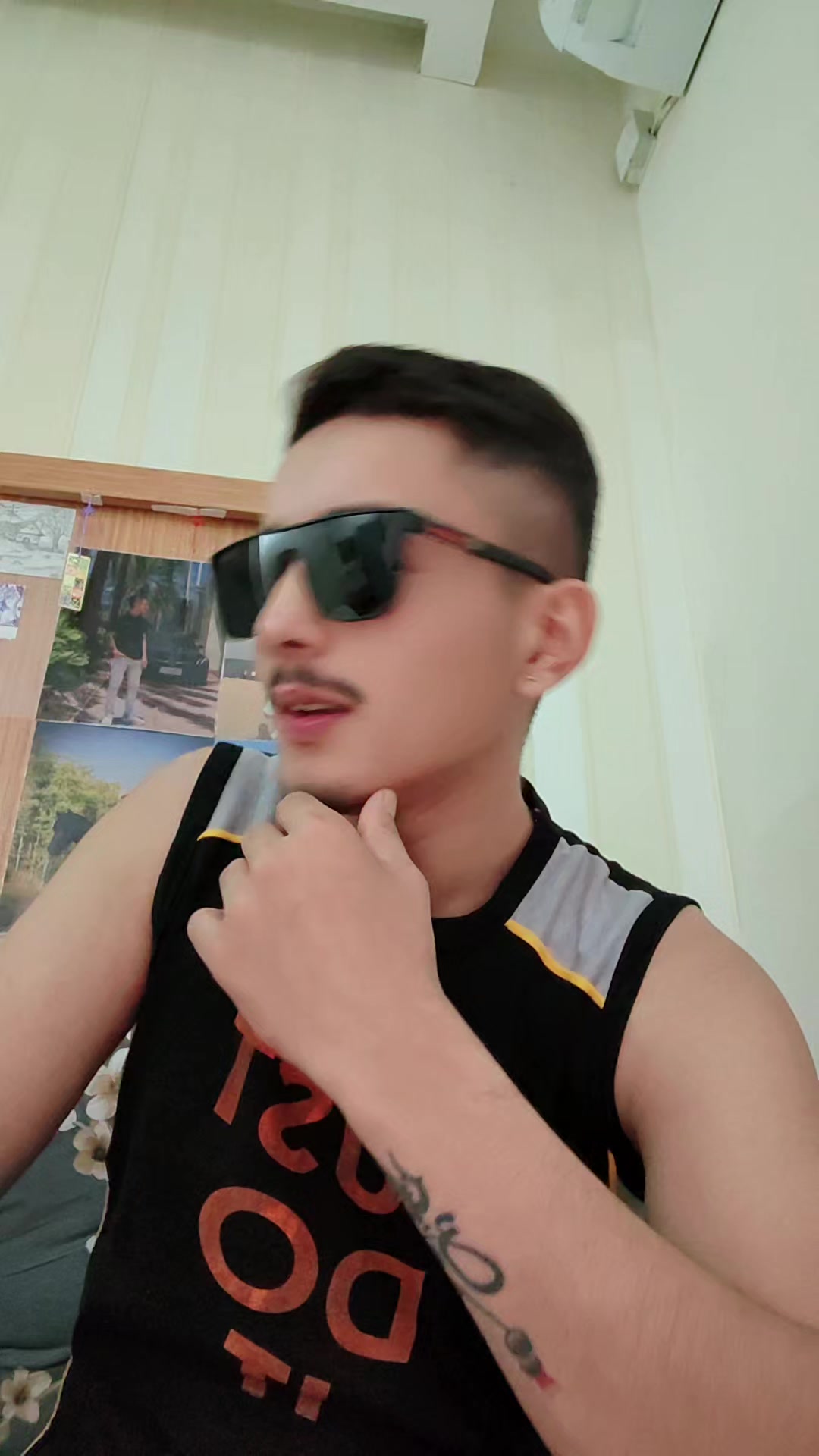 @Man Ees