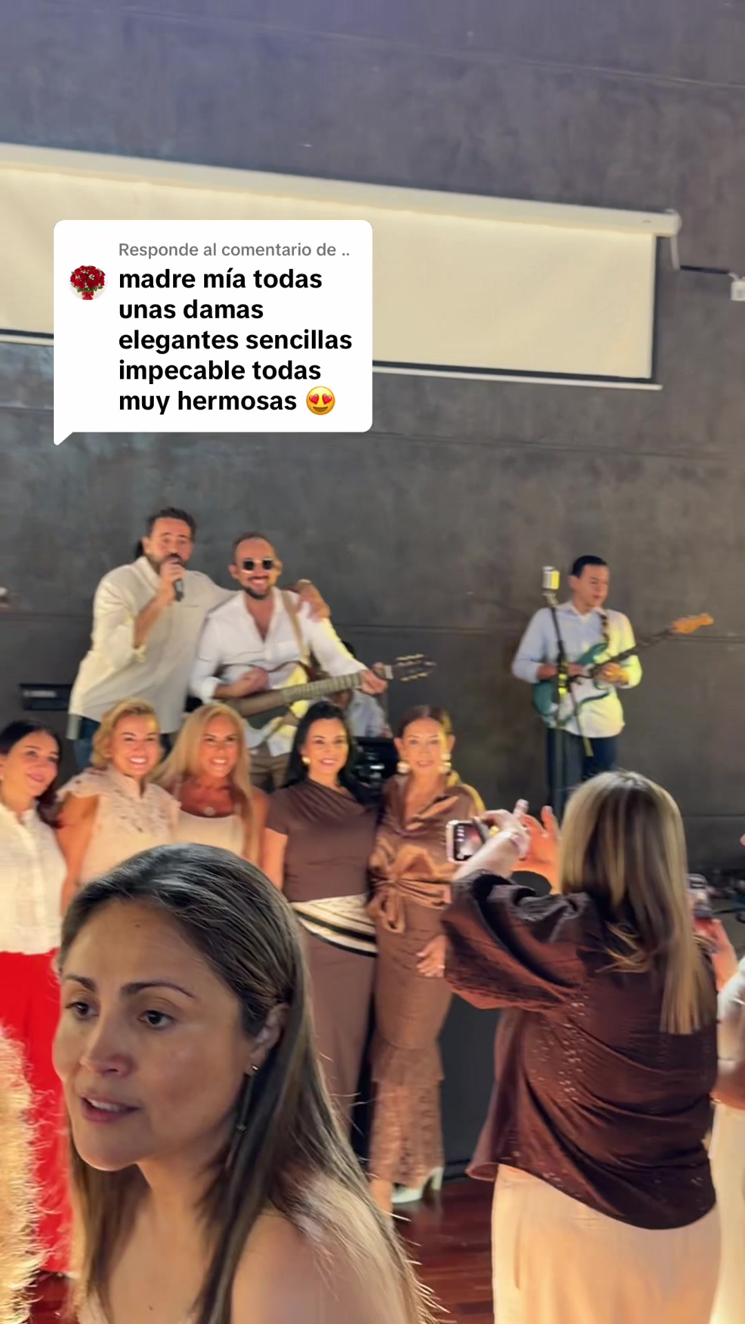 @Hermanos Barbery Oficial