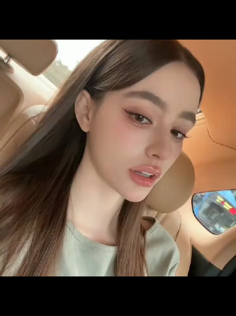@Chloe