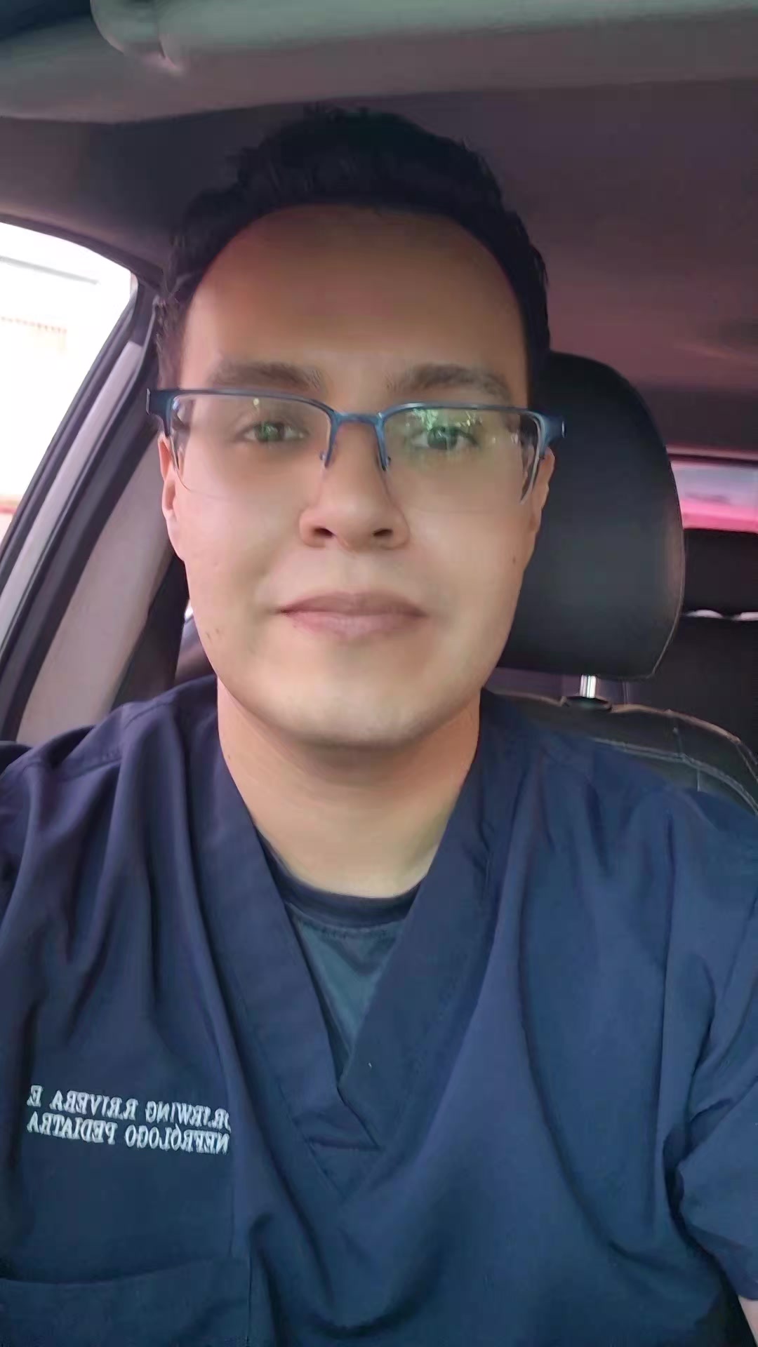 @Dr. Irwing Nefr&oacute;logo-Pediatra