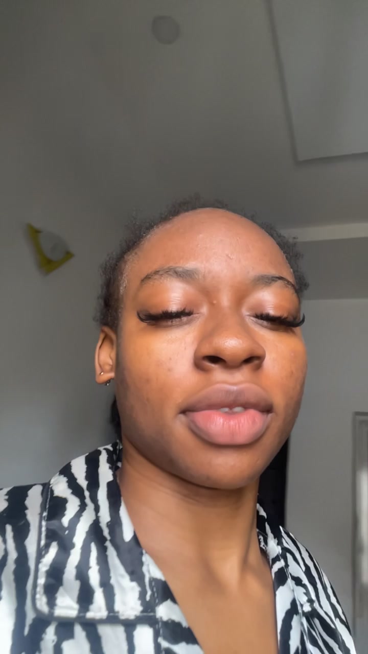 @Constance🦋🖤
