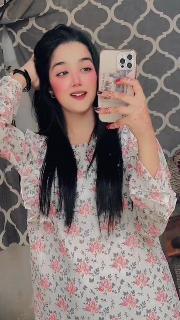 @𝕾𝖆𝖒𝖊𝖊𝖗𝖆 𝕶𝖍𝖆𝖓 🕊️