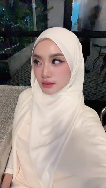 @Qamarina&ensp;Lim🌙