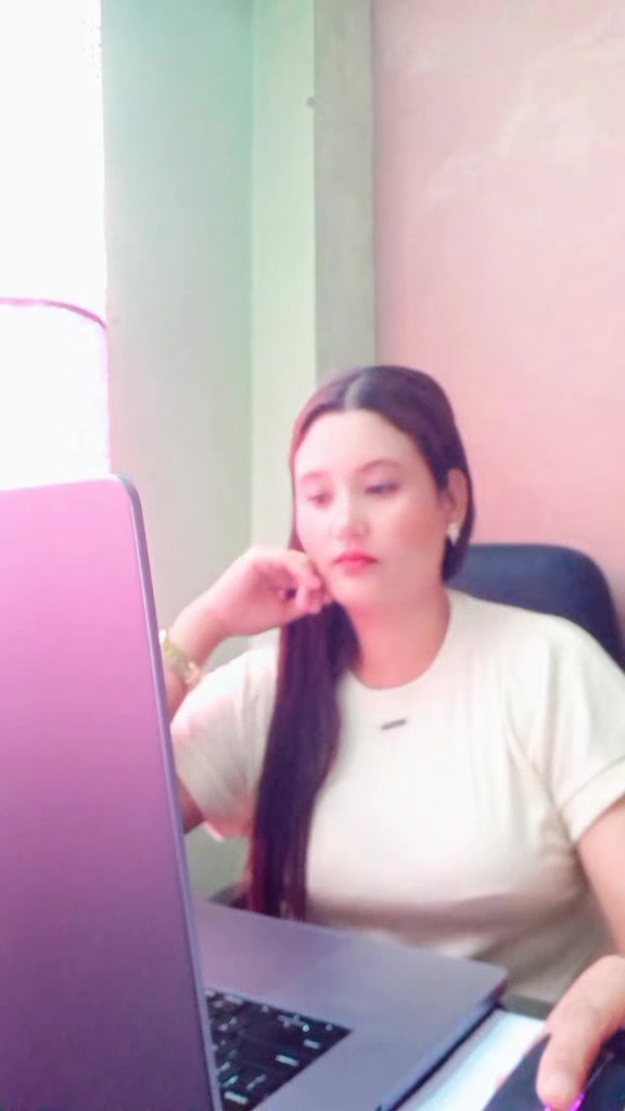 @thakuriqueen135