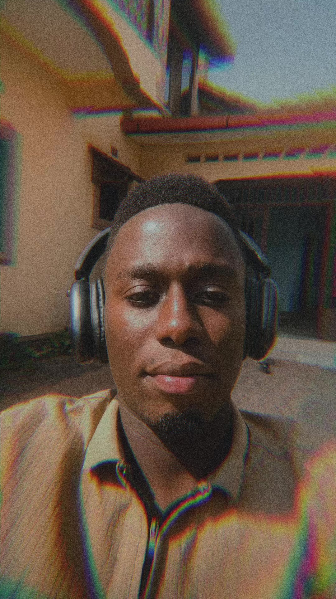 @🎧