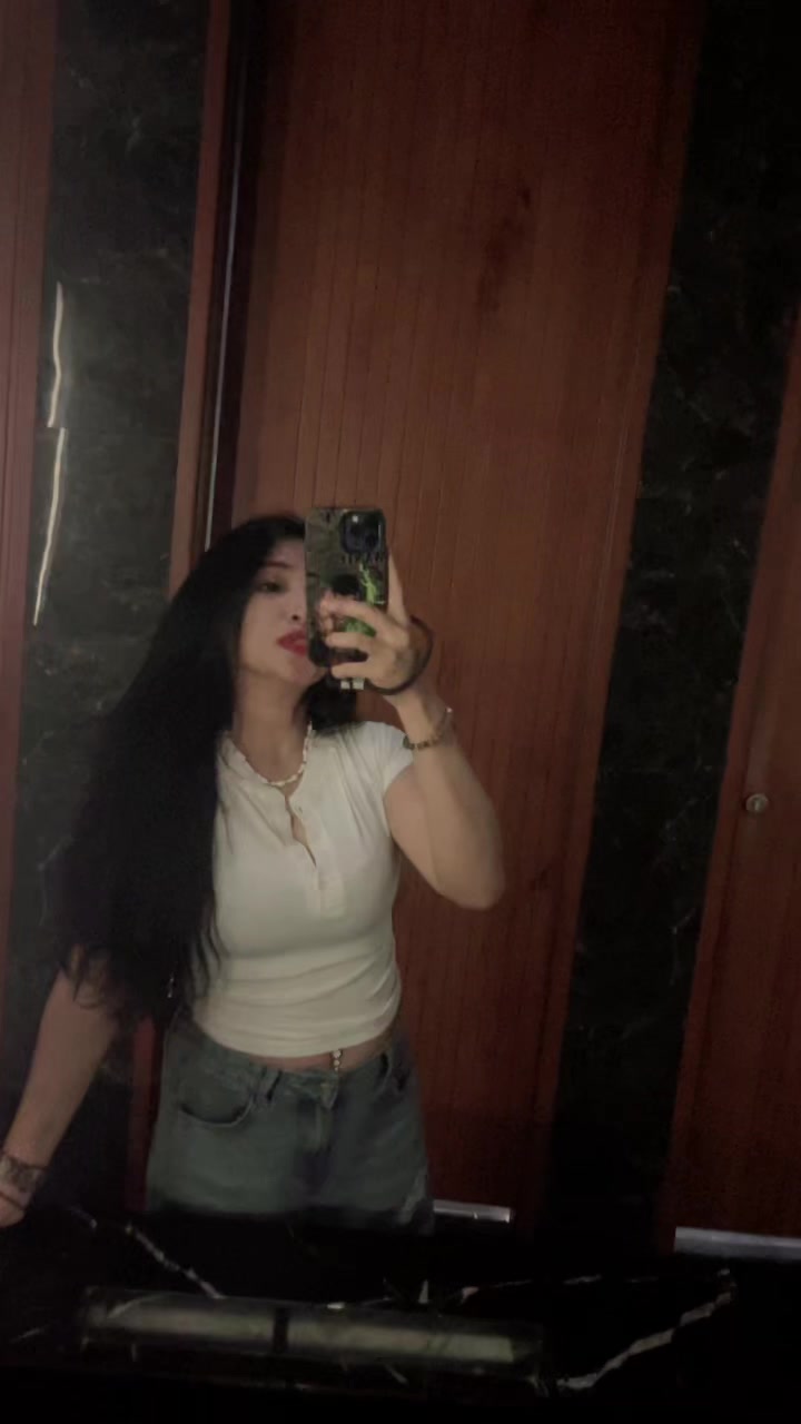 @Dhinycubel