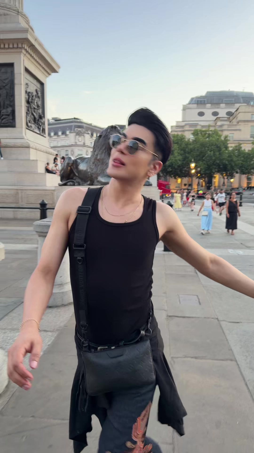 @Ken_
