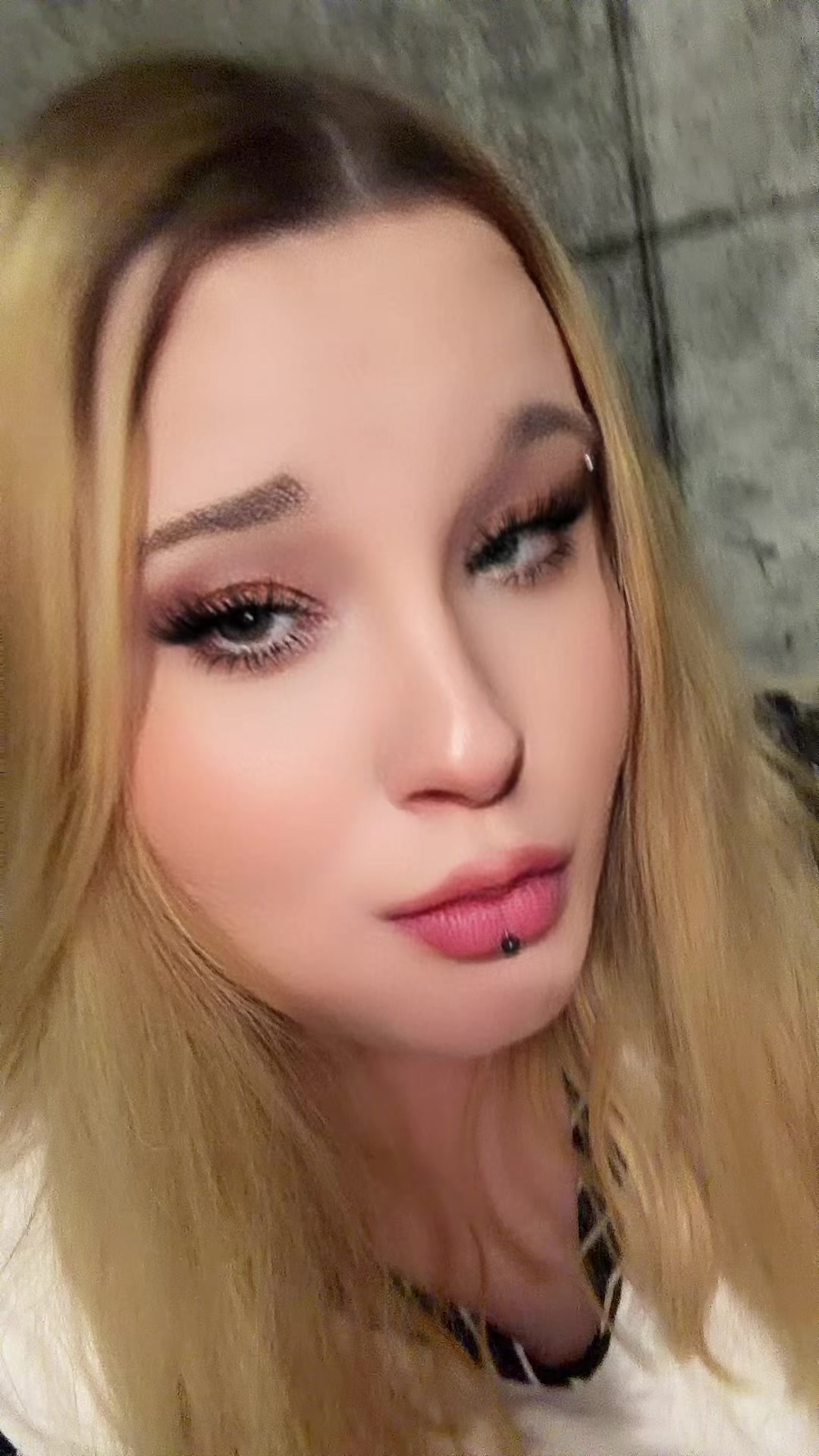 @✨{Blondasse25}✨