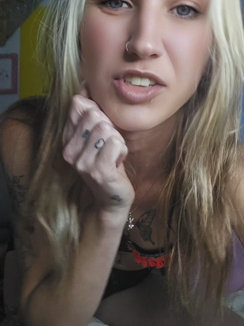 @&hearts;‿&hearts;𝒲𝒽𝒾𝓉𝓃𝑒𝓎🐐🇨🇦🦎💎🦘