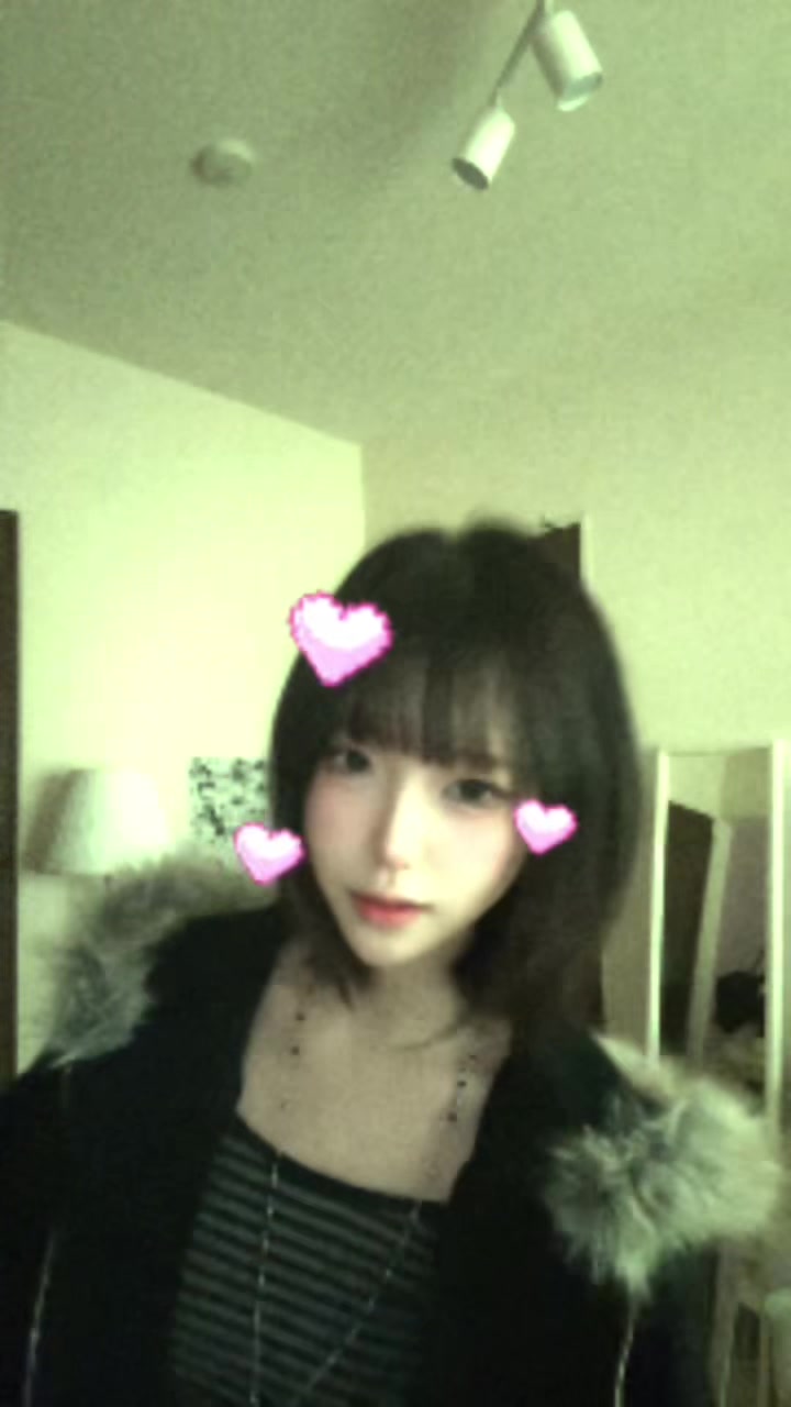 @ひな