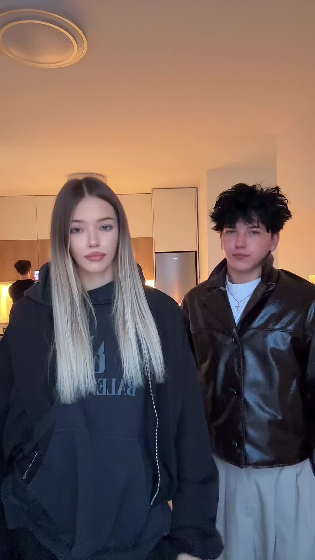 @VLATESSA