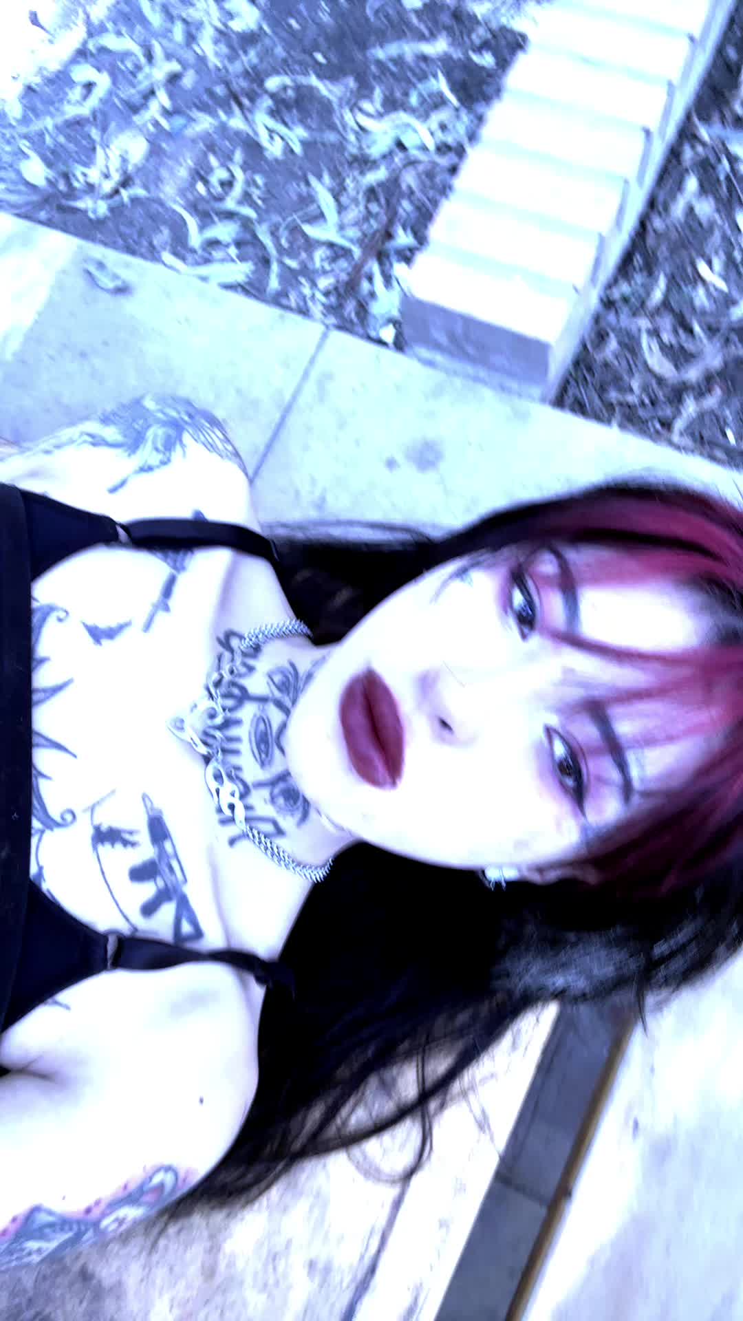 @Erika Dusk 🦇