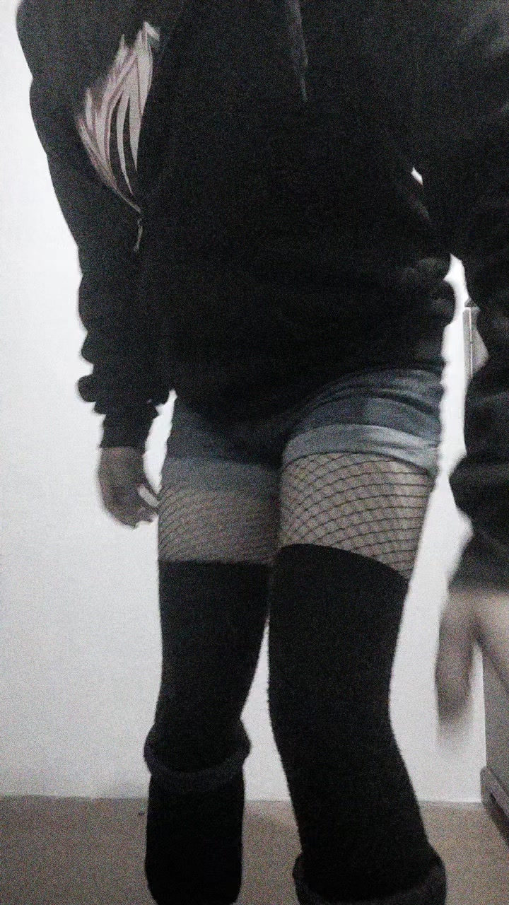 @Mocki_femboy