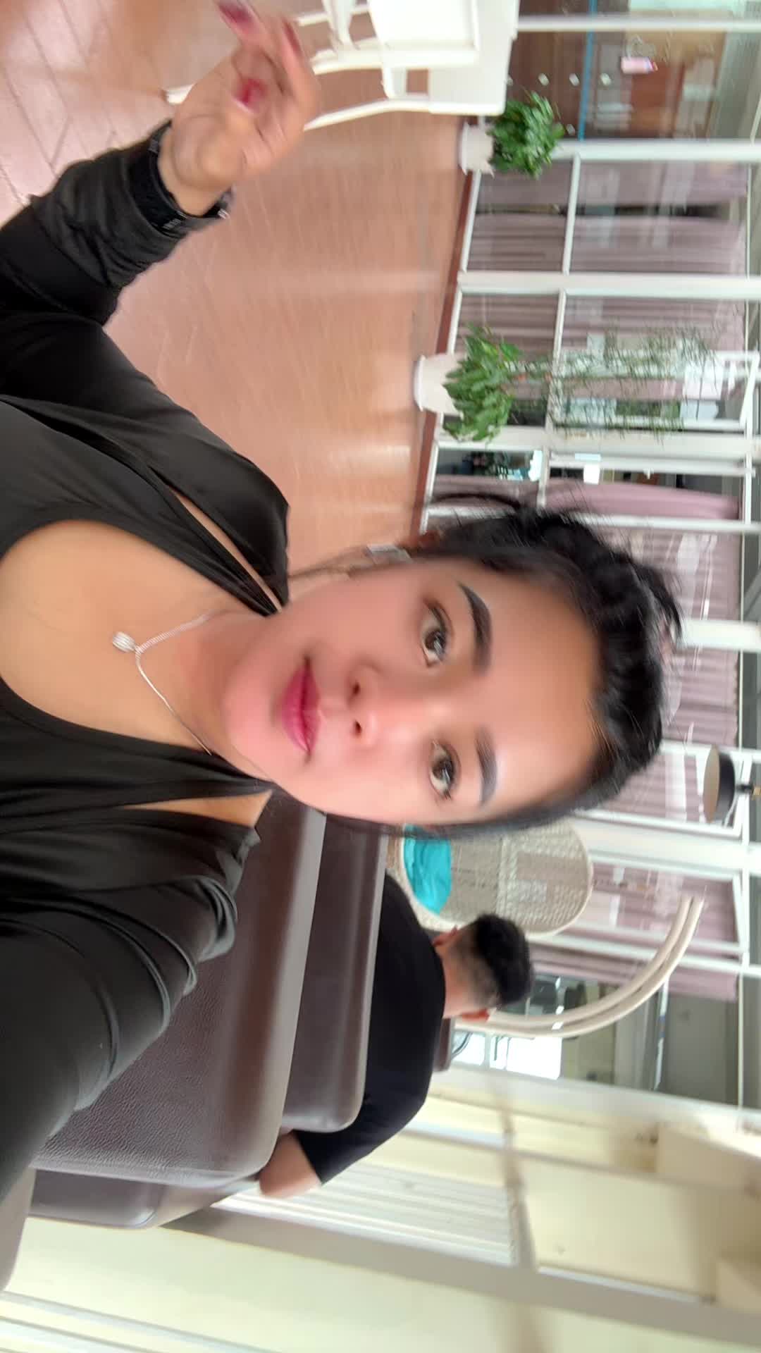 @Widia Widott