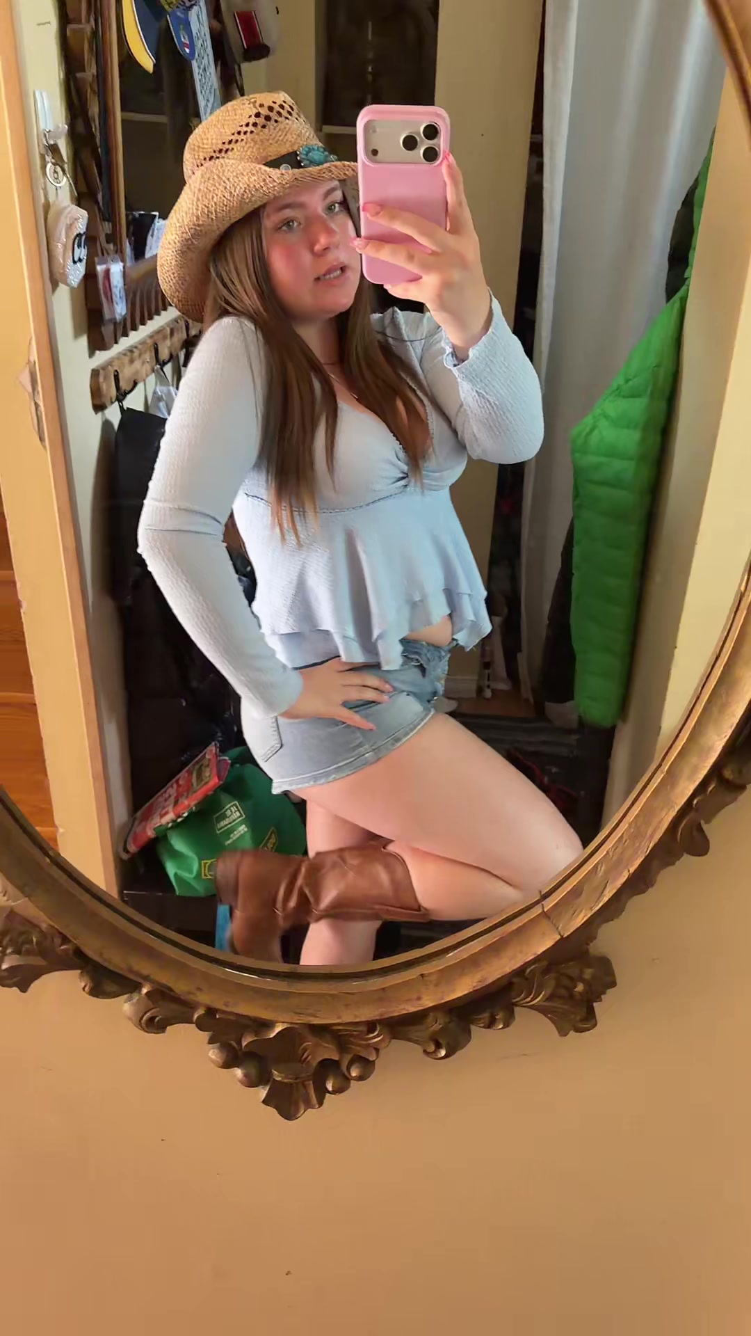 @Vada🎭
