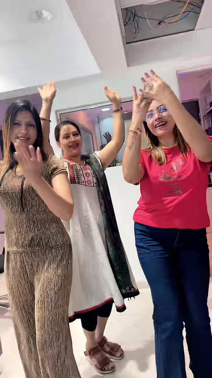 @prakriti लक्कि लेडि❤️