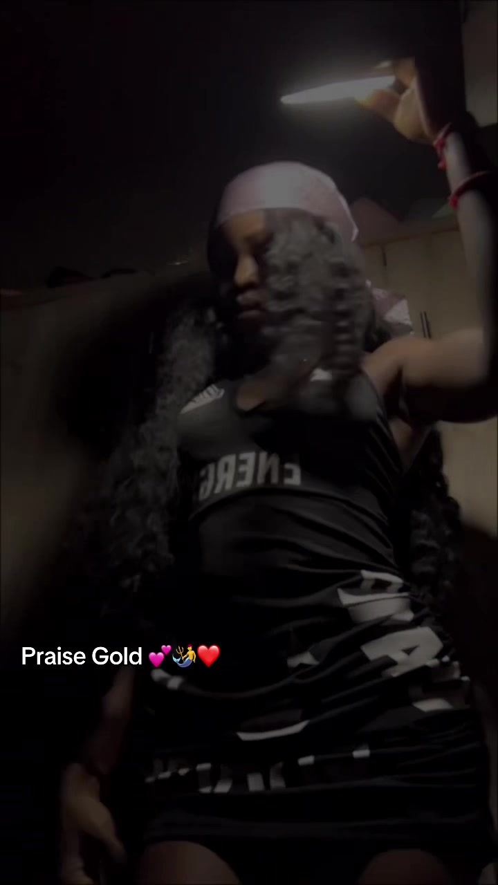 @QUEEN 💞 LOVER