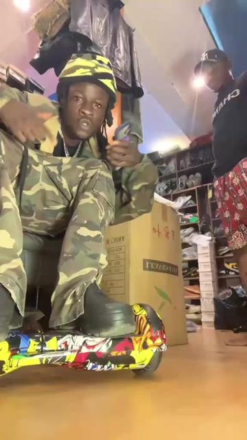@AREMU🎧👻🤡