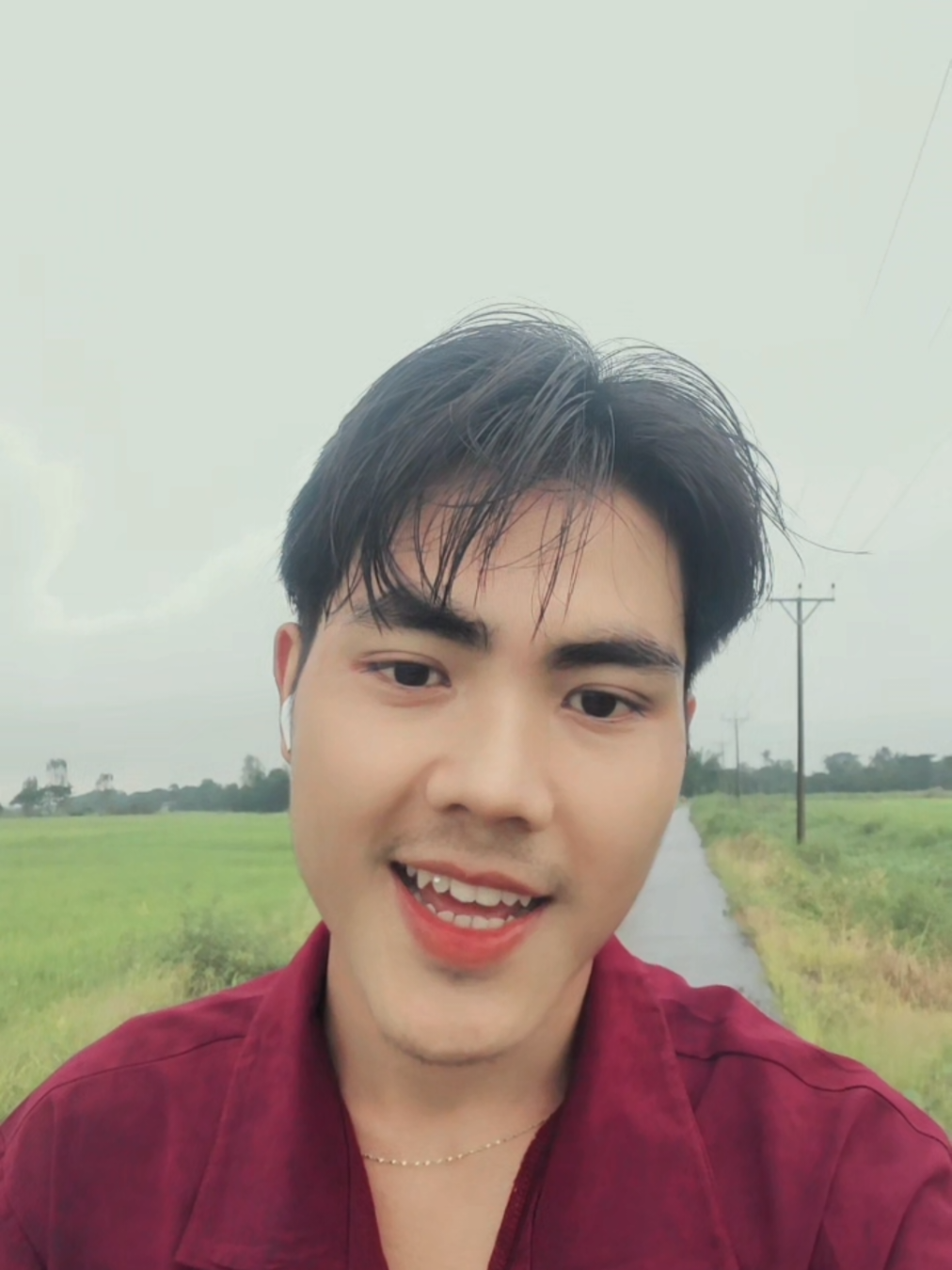 @"ခင်မို့မို့အေး"