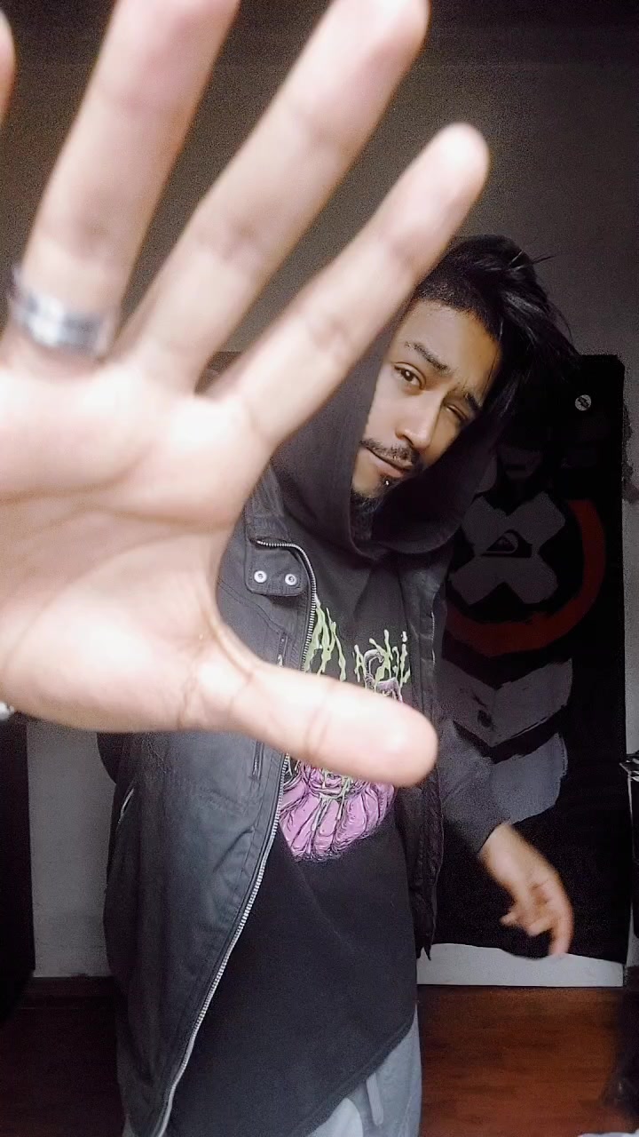@Anii🌑🐺
