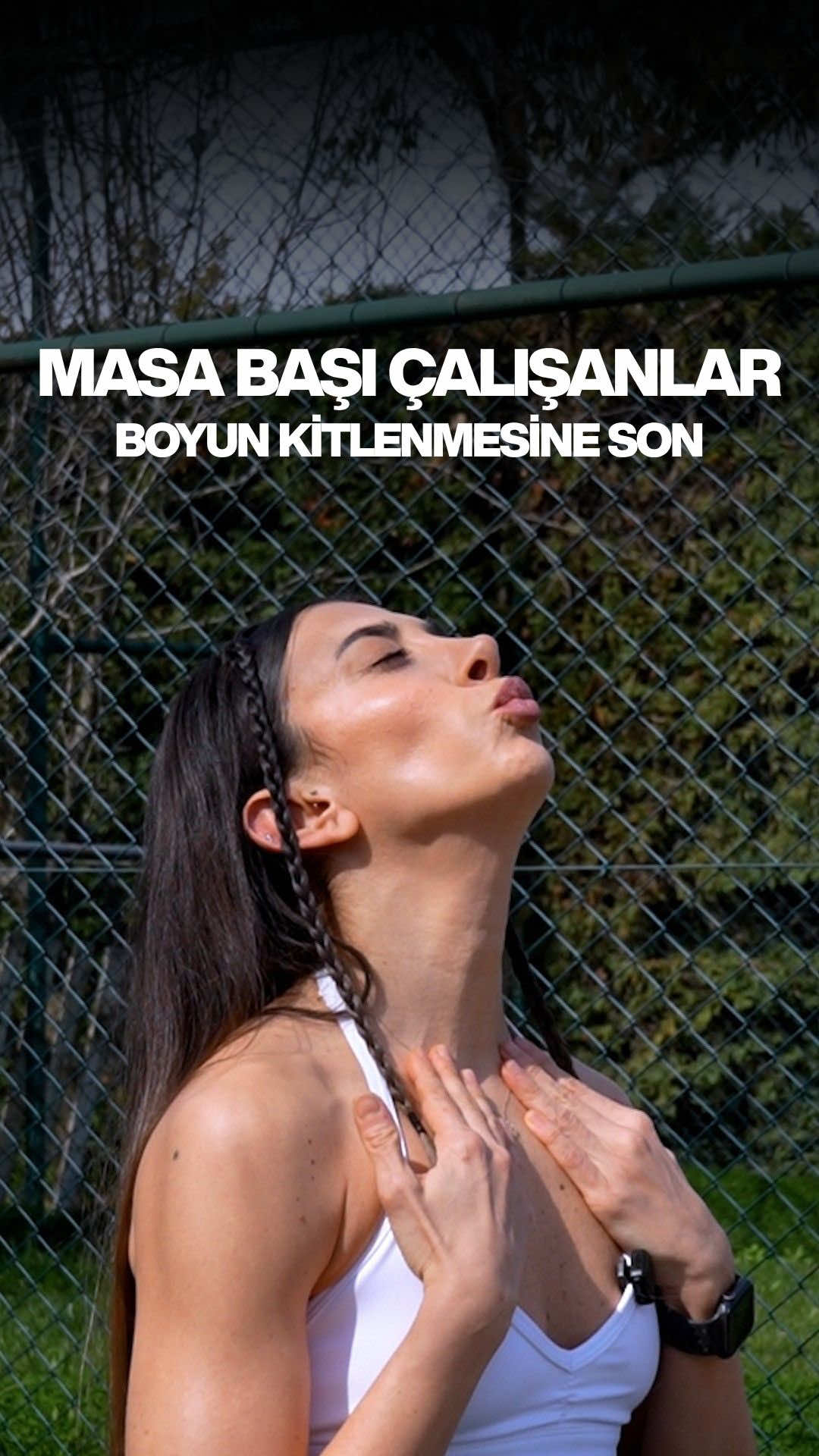 @Melis &Ouml;zel K&uuml;lahlı