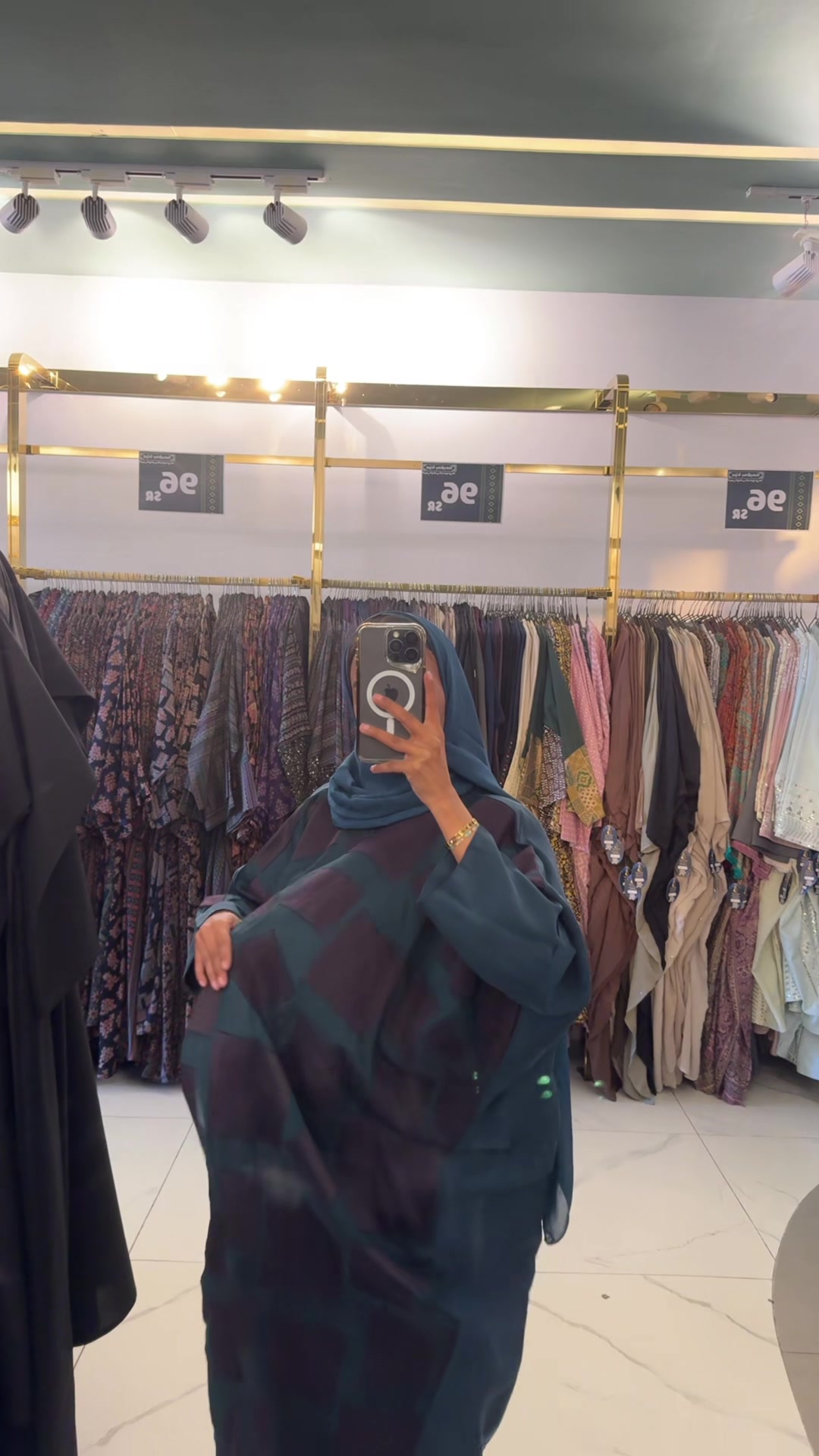 @شاديه للعبايات