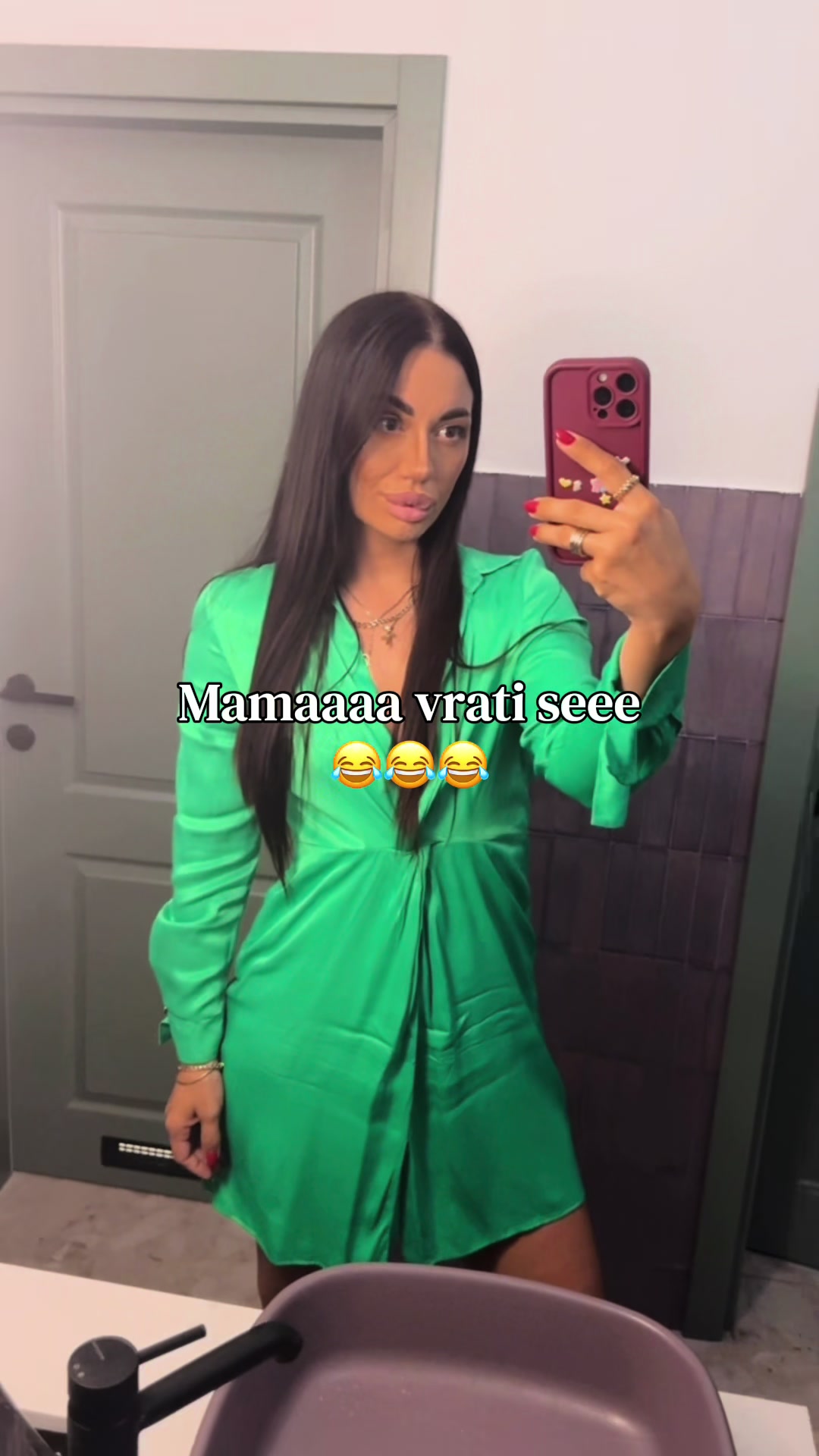 @nikinamama