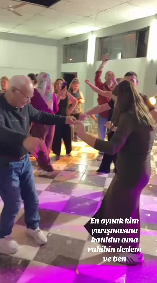 @Kardeleenkocak