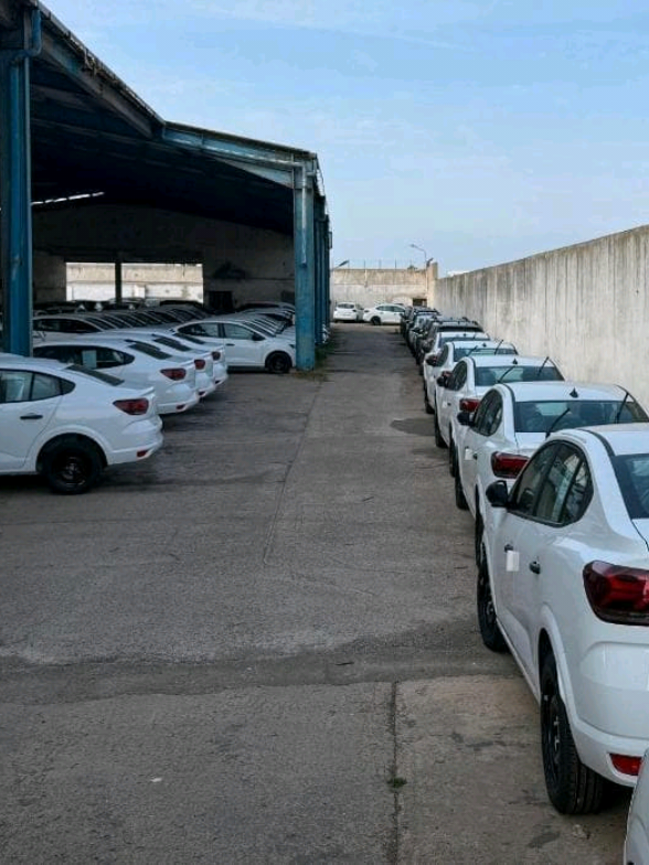 @commercial dacia renault ww