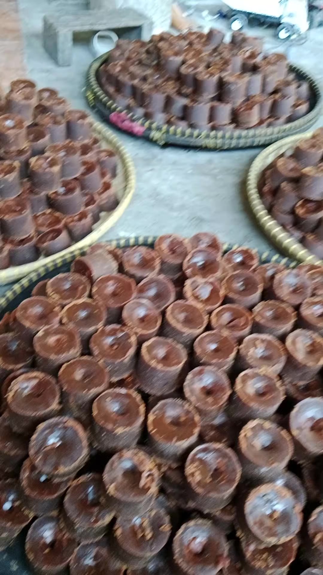 @Dari kontak anda
