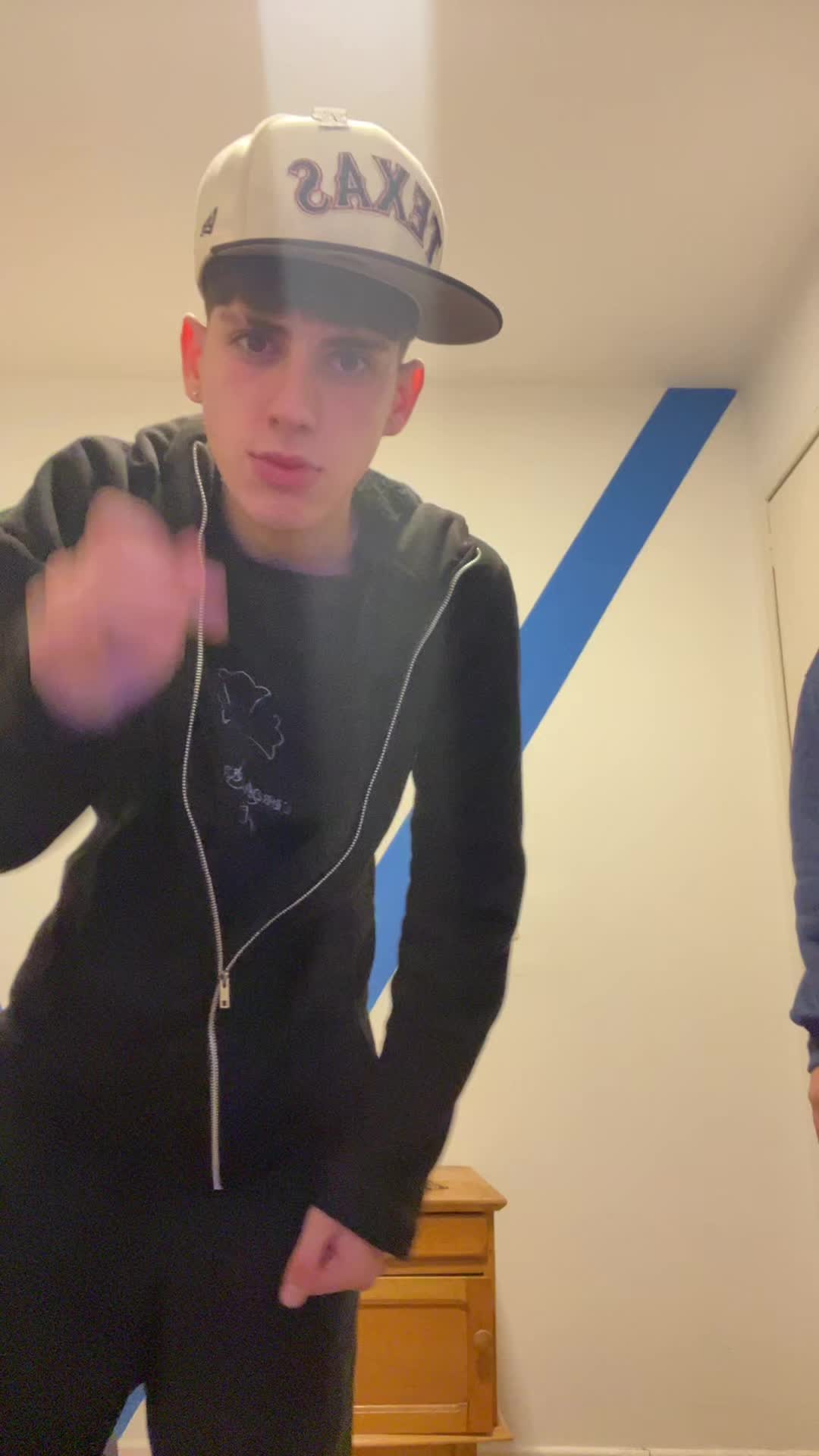 @mili
