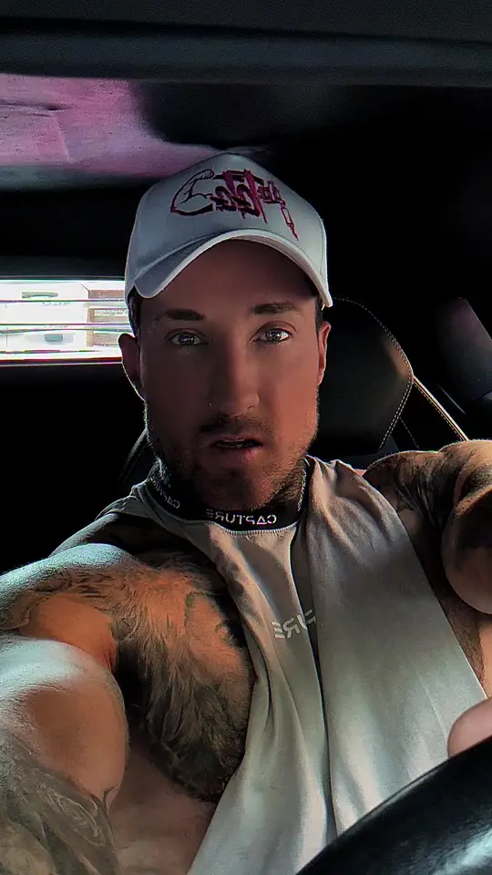 Thattattooedgymguy (@thattattooedgymguy) - Urlebird