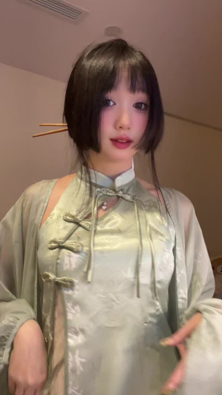 @H&agrave; Thảo Linh