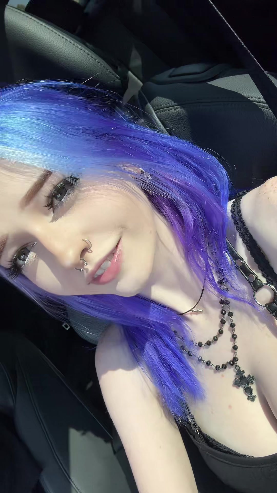 ashley.scarr (@ashley.scarr) - Urlebird