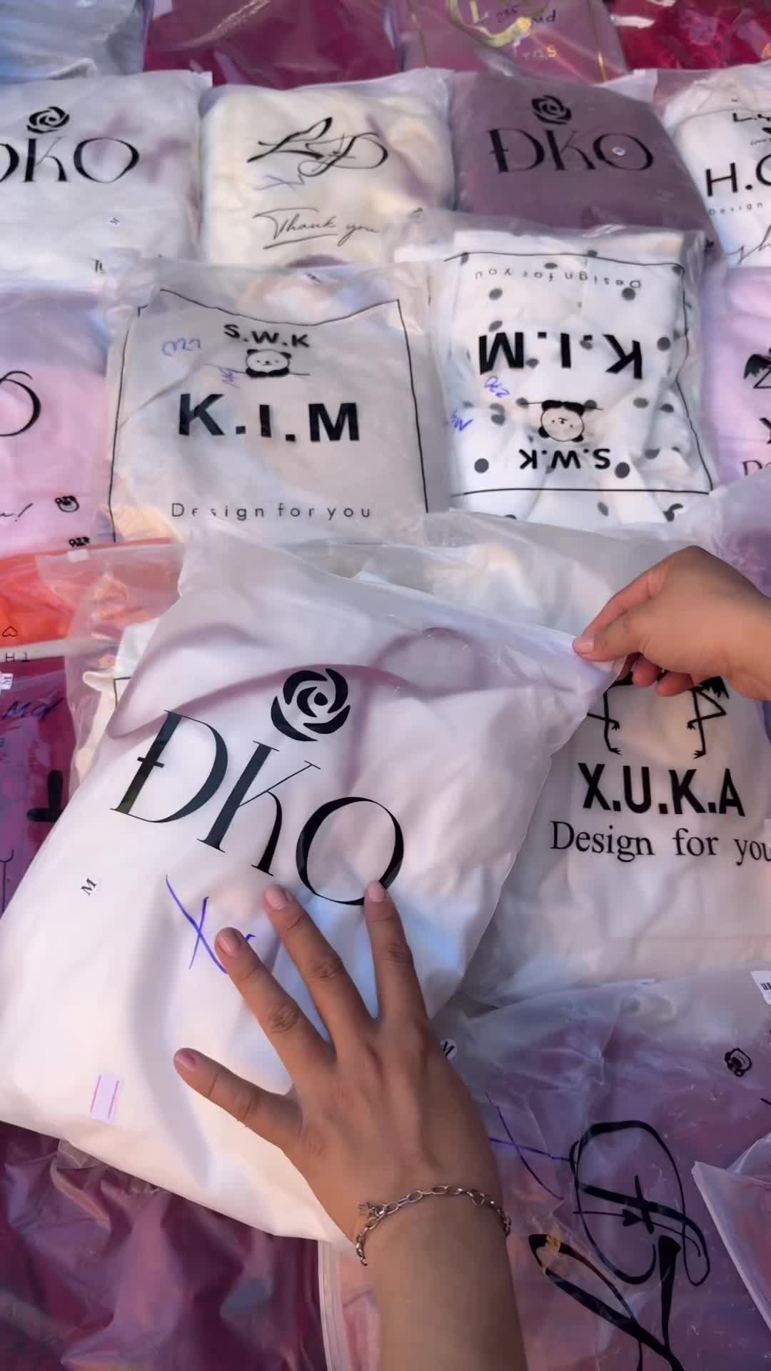 @𝗧𝗛𝗔𝗡𝗛 𝗧𝗨𝗬𝗘̂̀𝗡