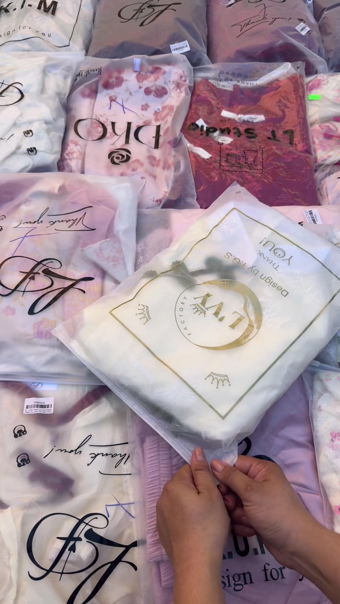 @𝗧𝗛𝗔𝗡𝗛 𝗧𝗨𝗬𝗘̂̀𝗡