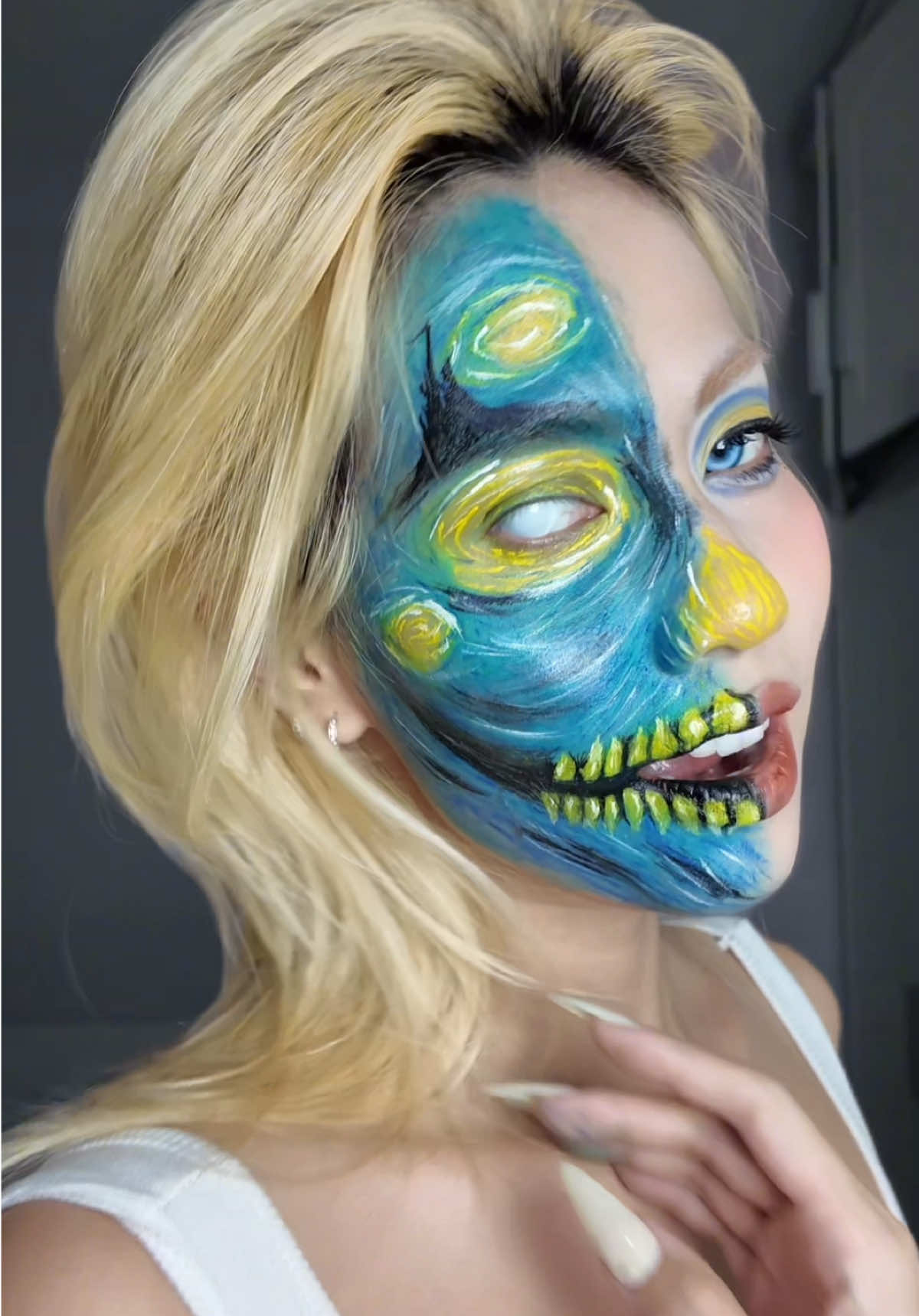 @Ch&acirc;m Sứa  👑