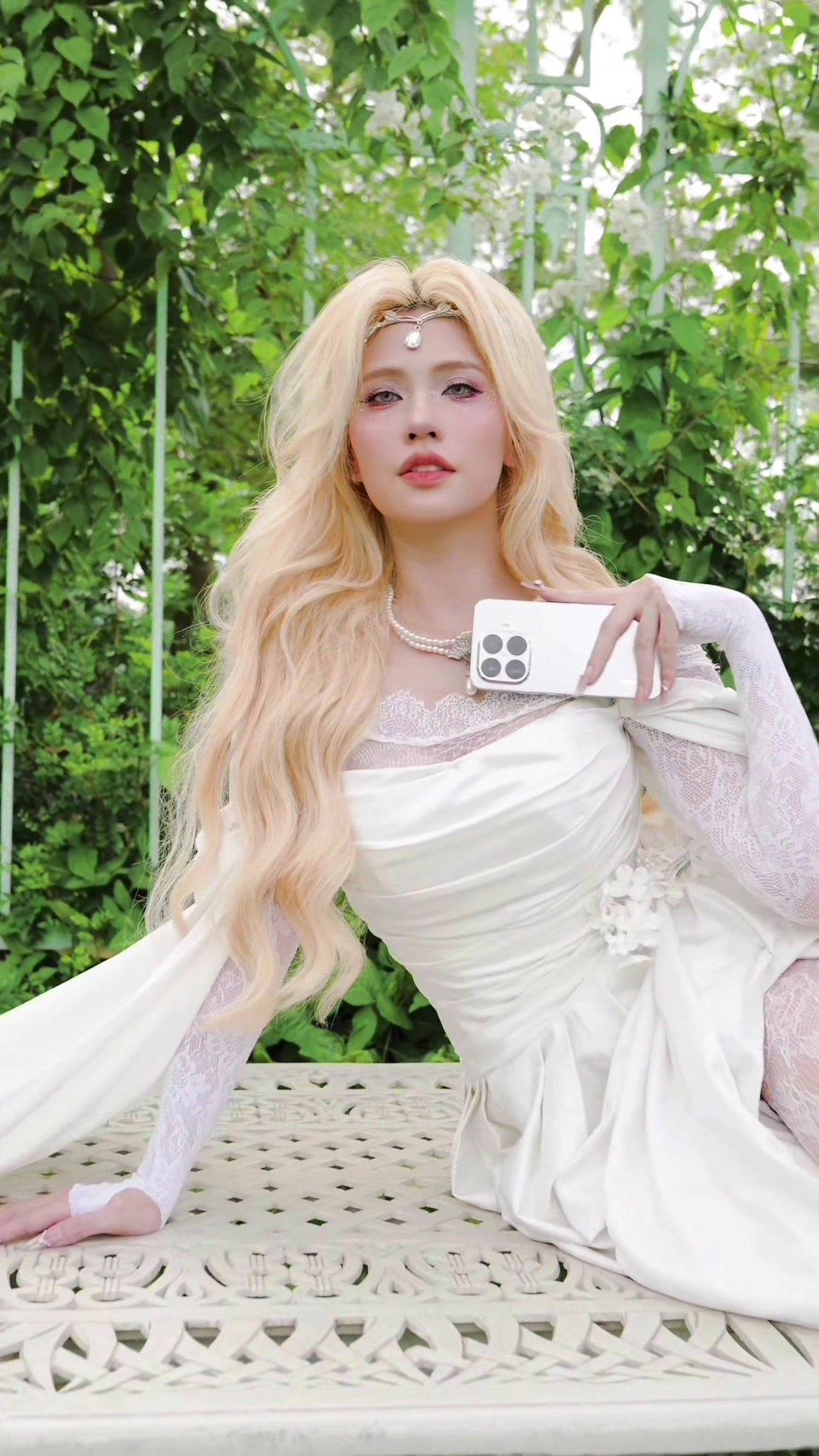 @Ch&acirc;m Sứa  👑