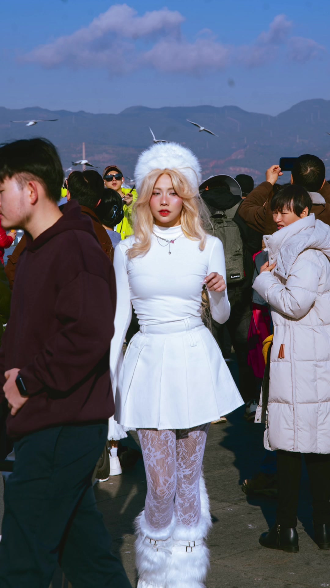 @Ch&acirc;m Sứa  👑